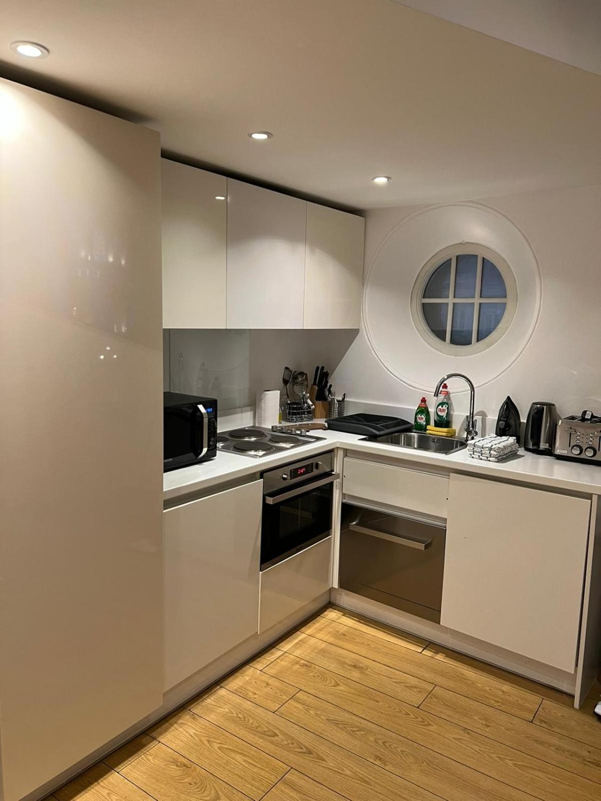 Appartement Tranquil 1 Bedroom Retreat In Piccadilly Vr4 Londen